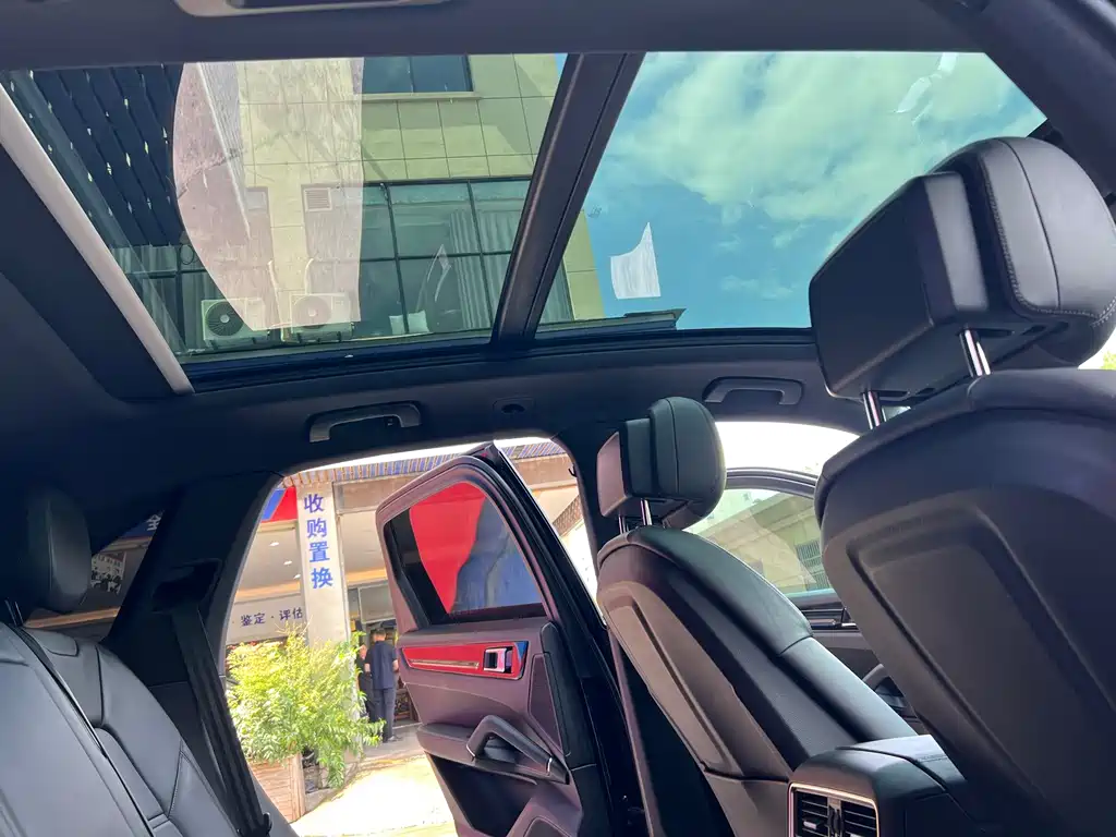 Porsche Cayenne — миниатюра 5
