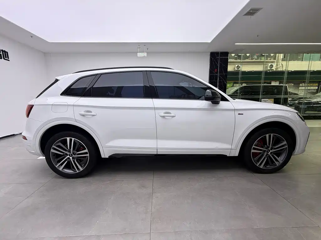 Audi Q5L — миниатюра 6