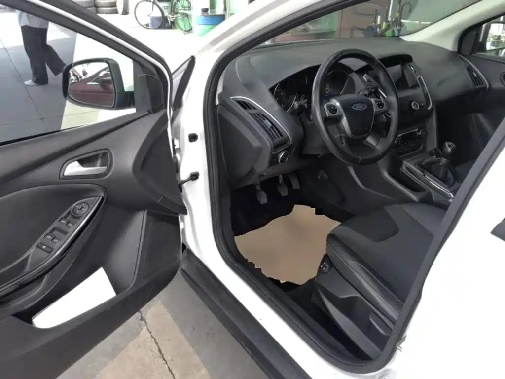 Ford Focus — миниатюра 16