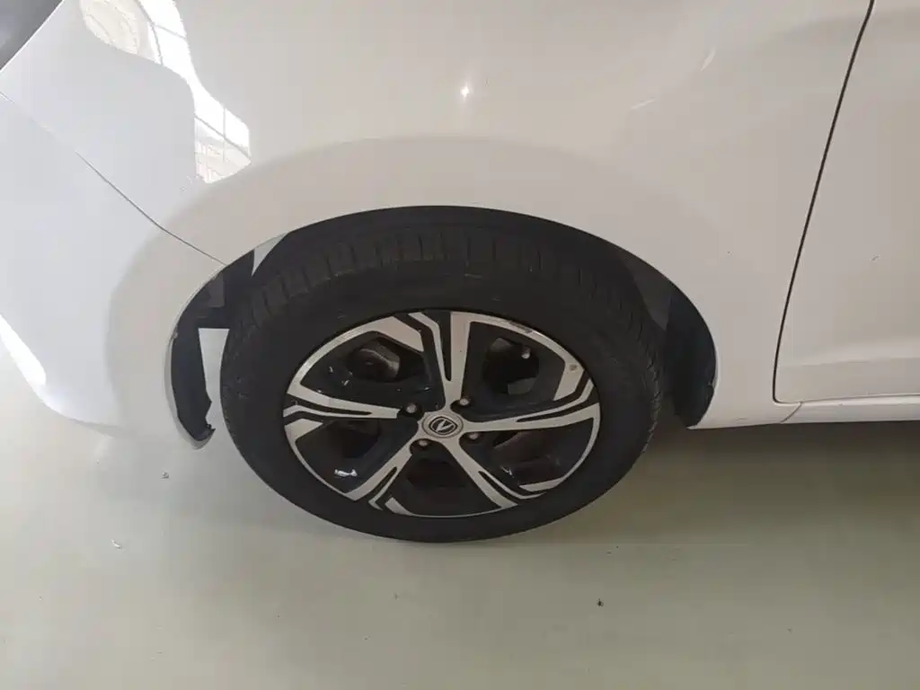 Changan Benben E-Star — миниатюра 23