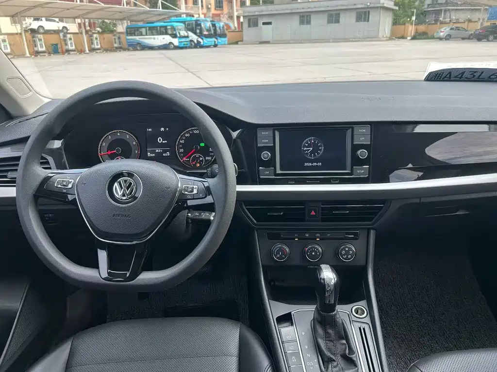Volkswagen Lavida — миниатюра 4