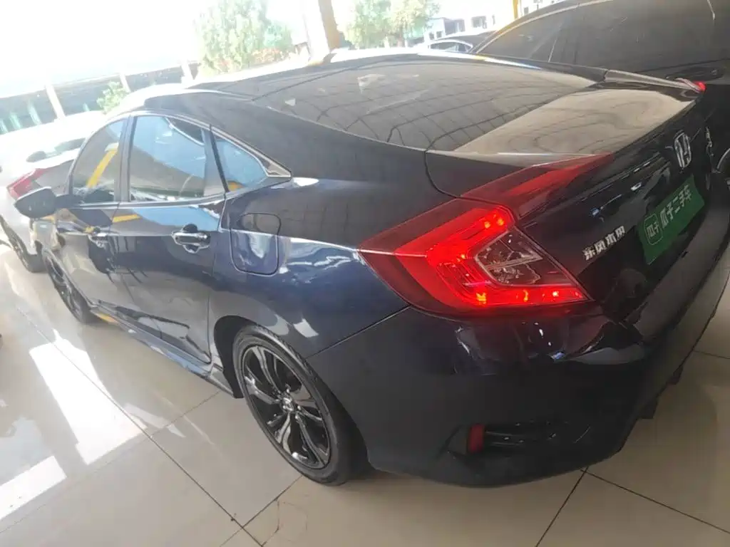 Honda Civic — миниатюра 5