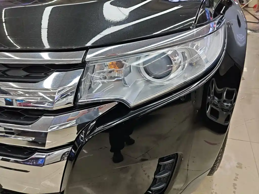 Ford Edge (Import) — миниатюра 24