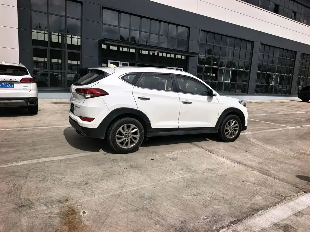 Hyundai Tucson — миниатюра 10