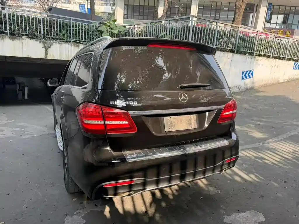 MERCEDES-BENZ GLS