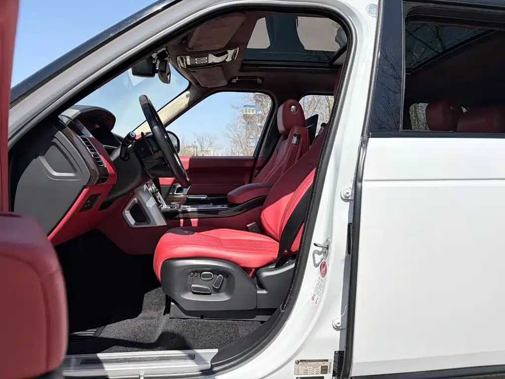 Land Rover Range Rover — миниатюра 5