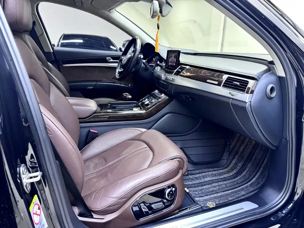 Audi A8 — миниатюра 11