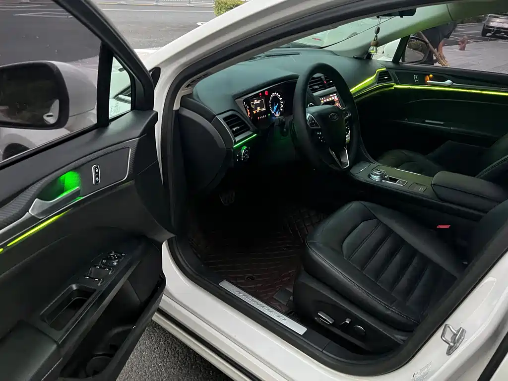 Ford Mondeo — миниатюра 8
