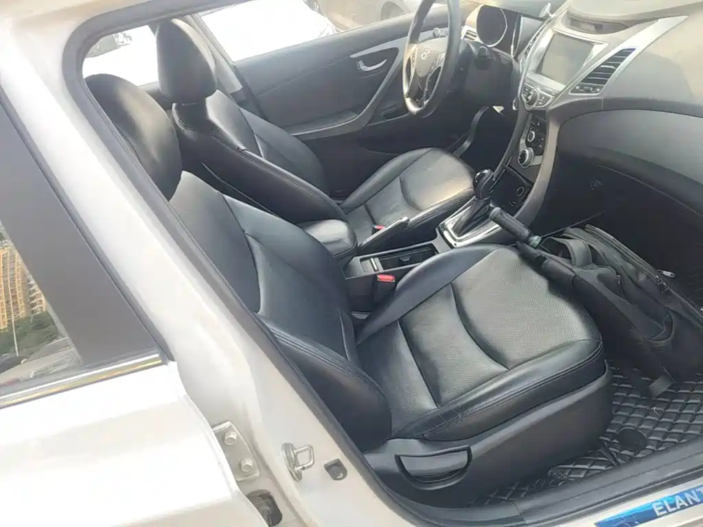 Hyundai Elantra Langdong — миниатюра 25
