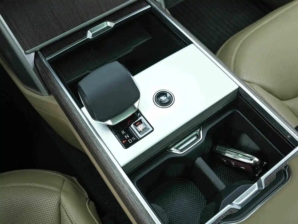 Land Rover Range Rover — миниатюра 10