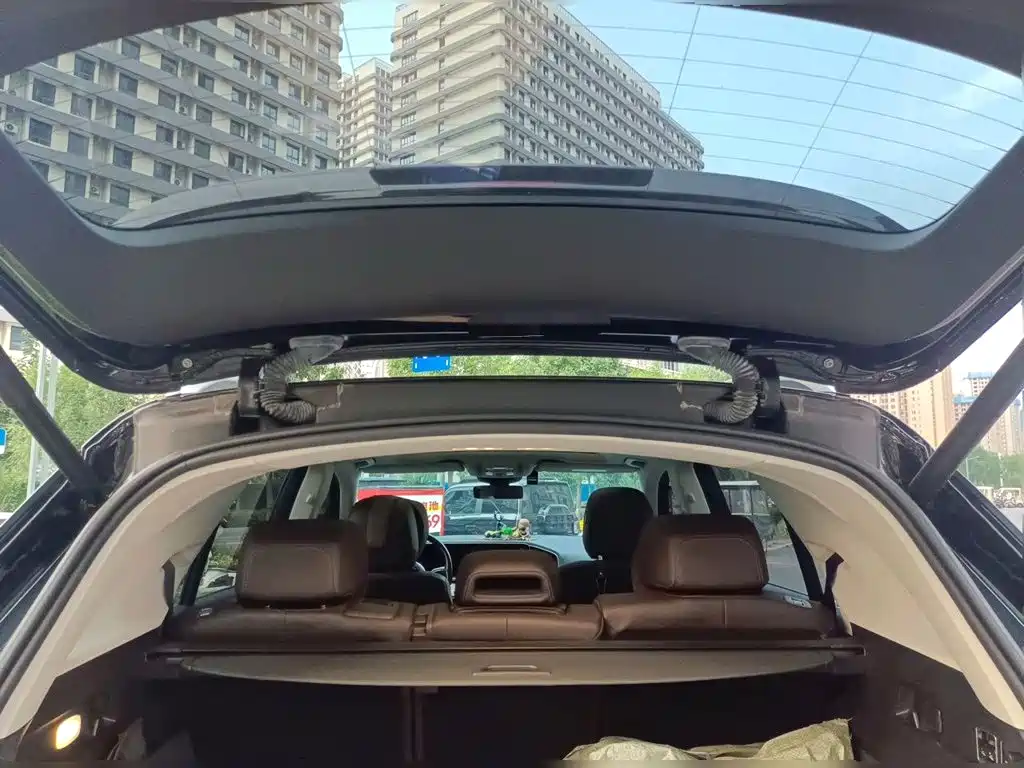 Mercedes-Benz GLE New Energy — миниатюра 20