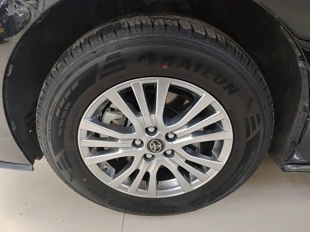 Toyota Sienna — миниатюра 23