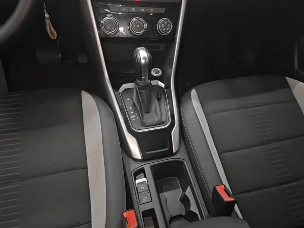 Volkswagen T-Roc — миниатюра 14