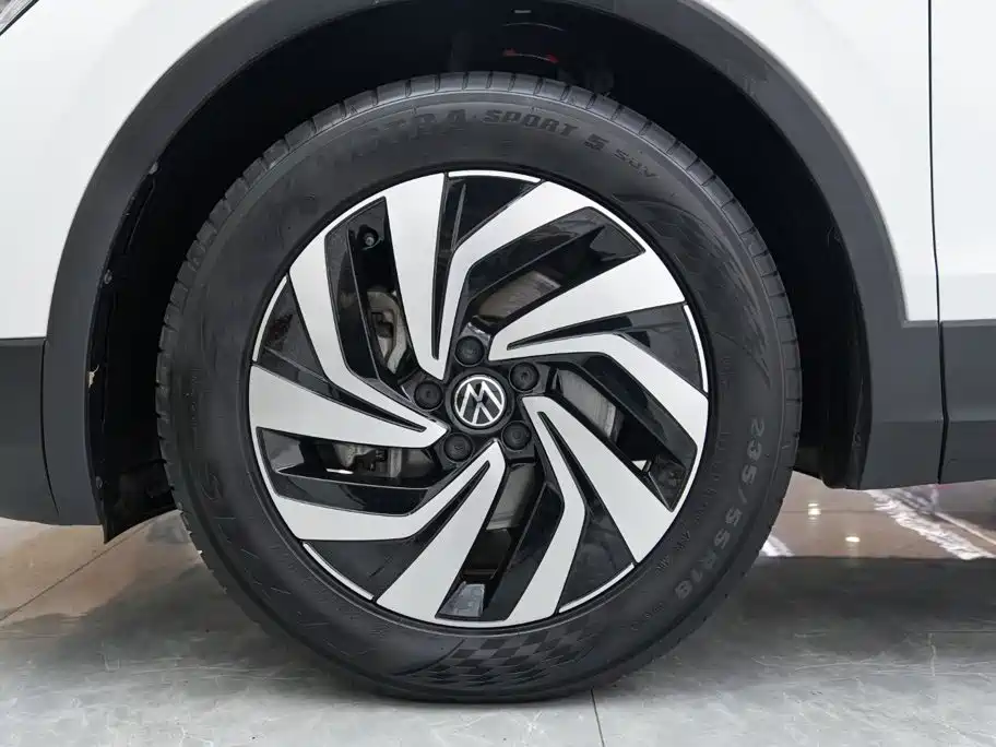 Volkswagen Tiguan L — миниатюра 5