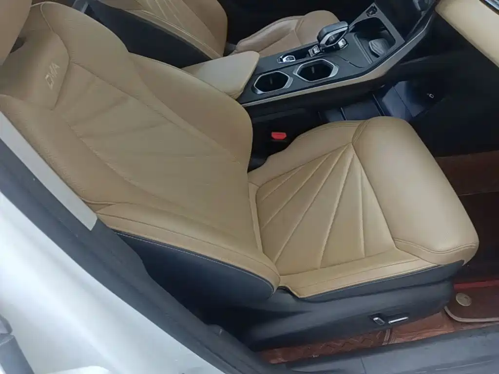 Geely Boyue L — миниатюра 25