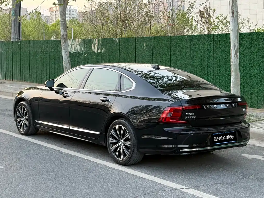Volvo S90 2021 B5 Luxury