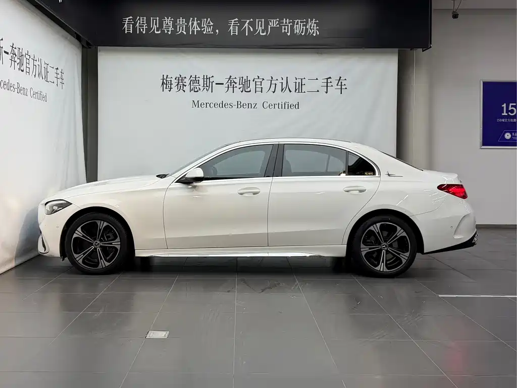 Mercedes-Benz C-Class — миниатюра 2