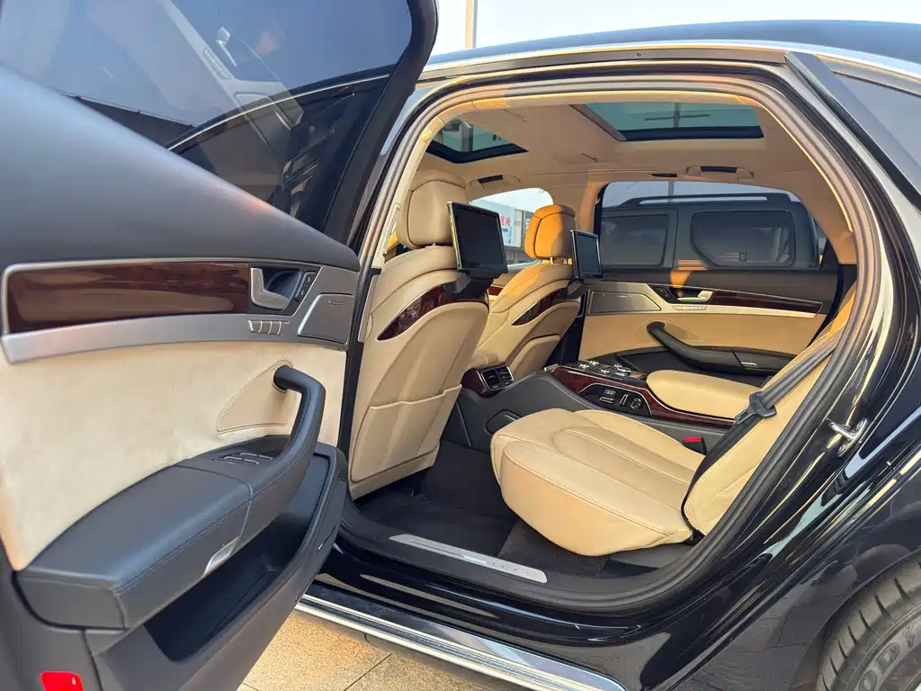 Audi A8 — миниатюра 3