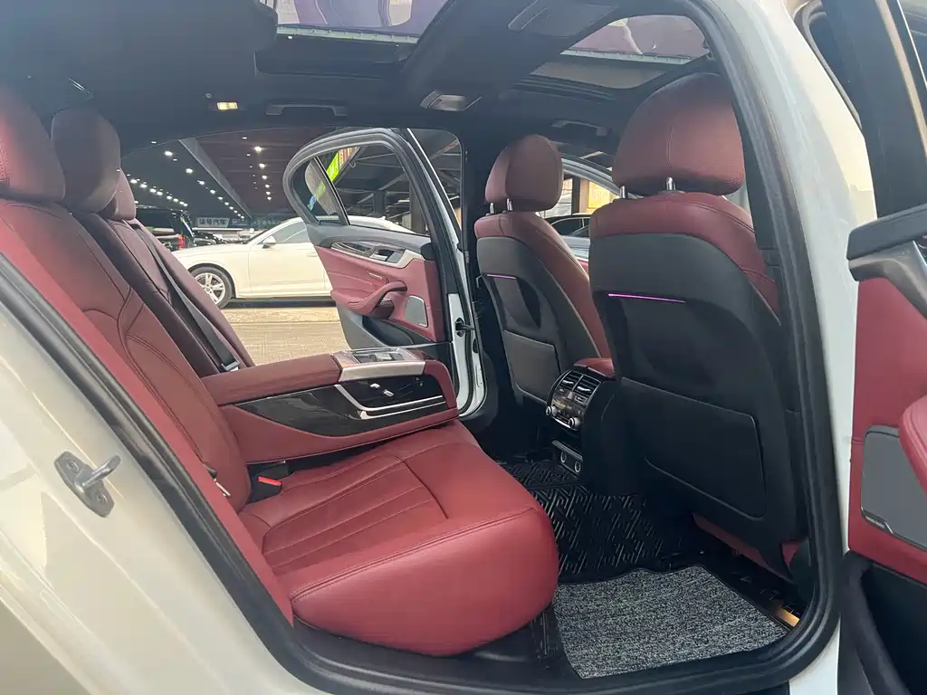 BMW 5 Series — миниатюра 25