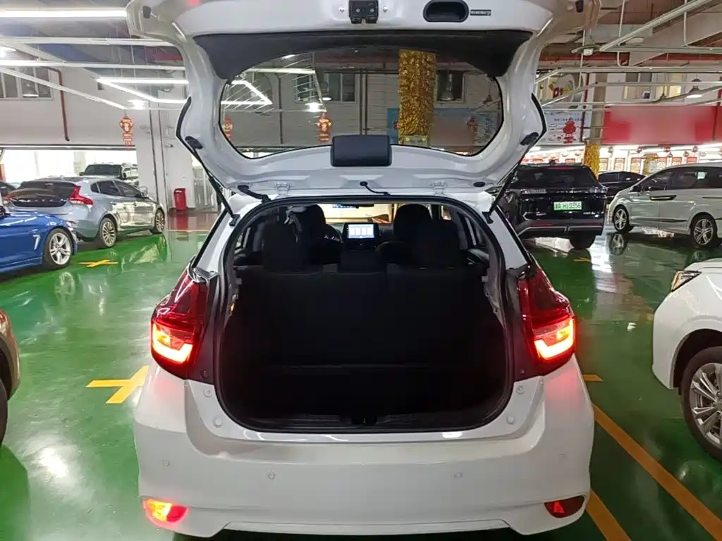 Toyota Vios FS — миниатюра 19