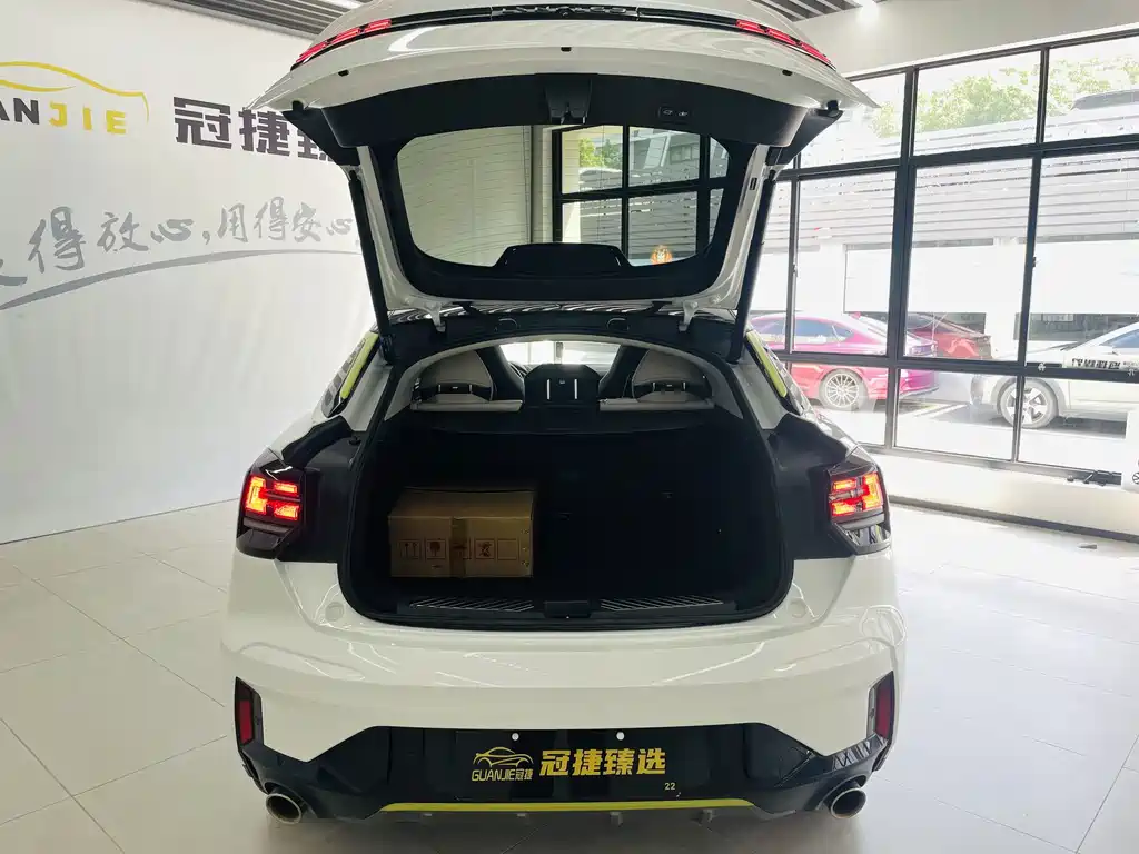 Lynk & Co 05 — миниатюра 14