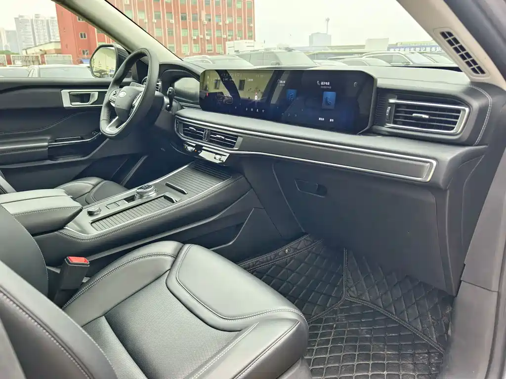 Ford Explorer — миниатюра 10
