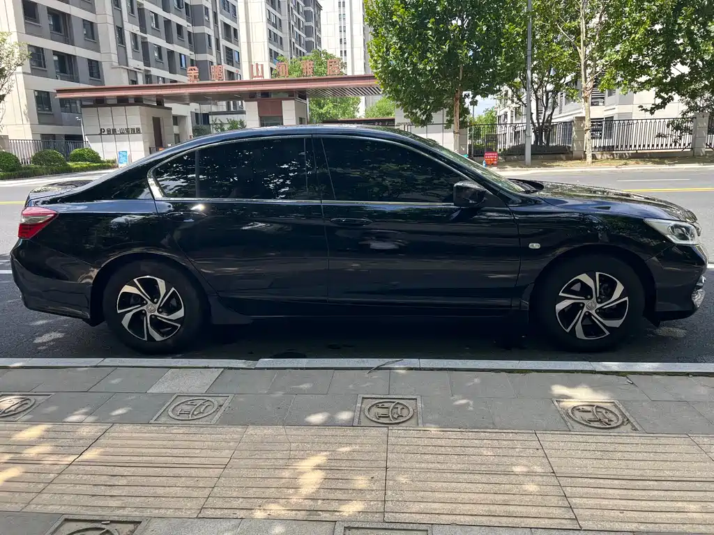 Honda Accord — миниатюра 4