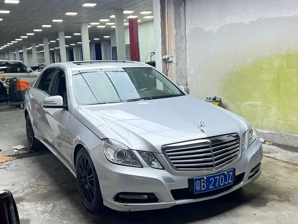 Mercedes-Benz E-Class — миниатюра 3