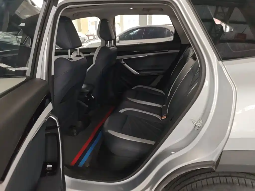 Geely Boyue L — миниатюра 17