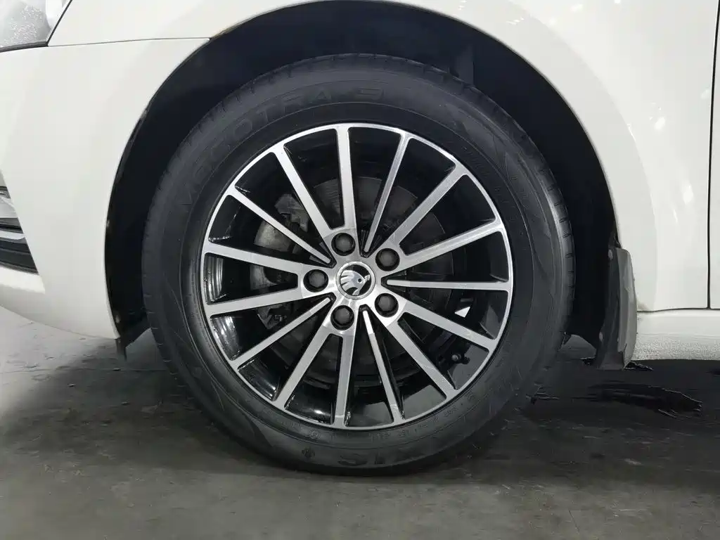 Skoda Octavia — миниатюра 17