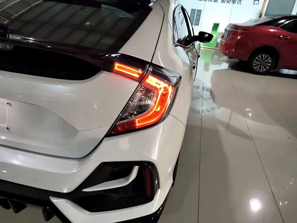 Honda Civic — миниатюра 8