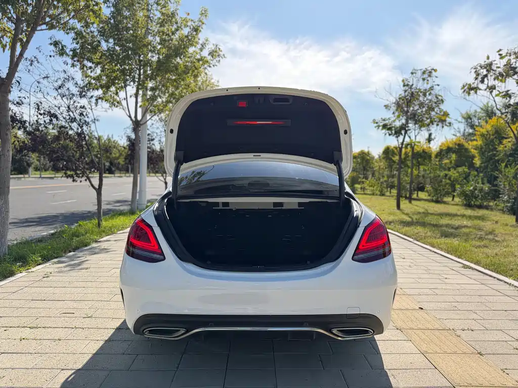 Mercedes-Benz C-Class — миниатюра 18