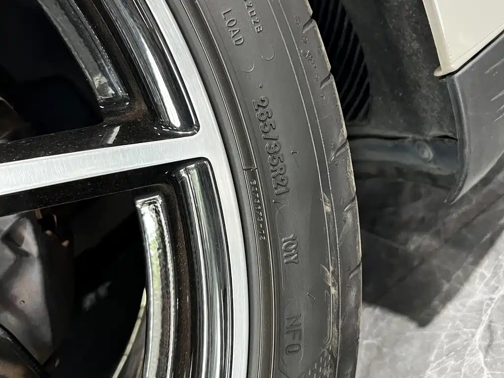 Porsche Taycan — миниатюра 5