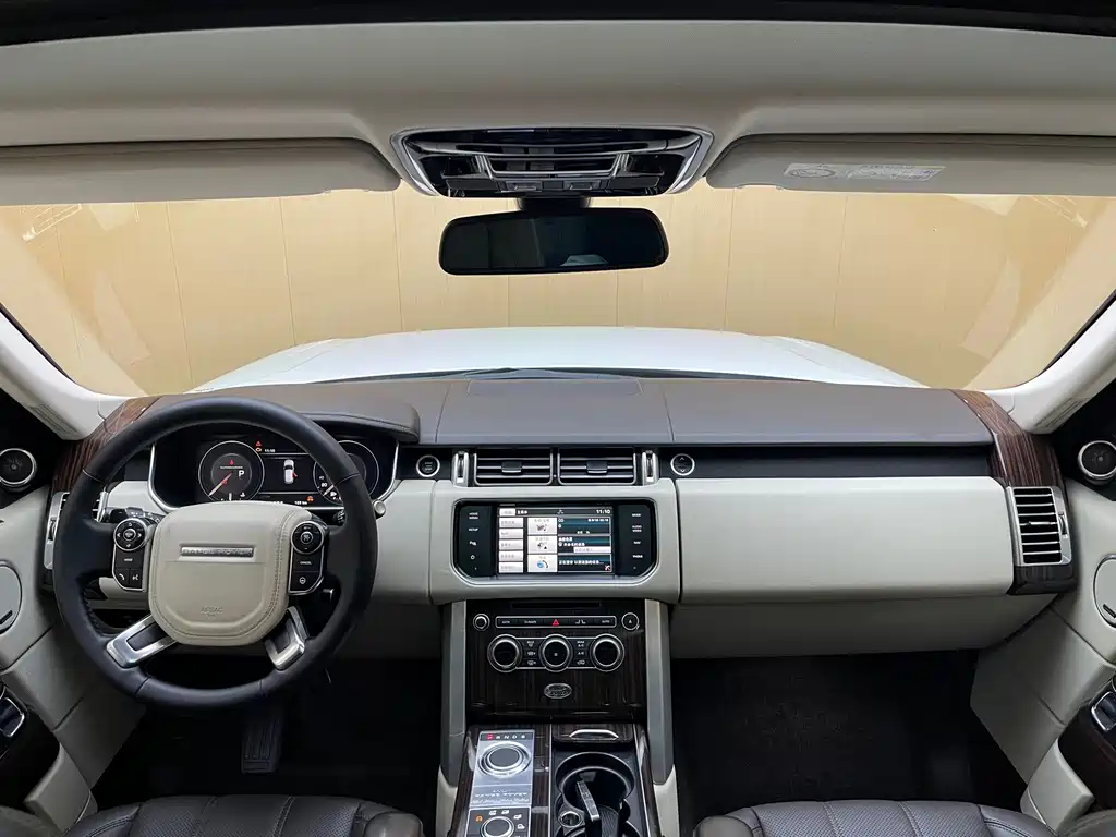 Land Rover Range Rover — миниатюра 5