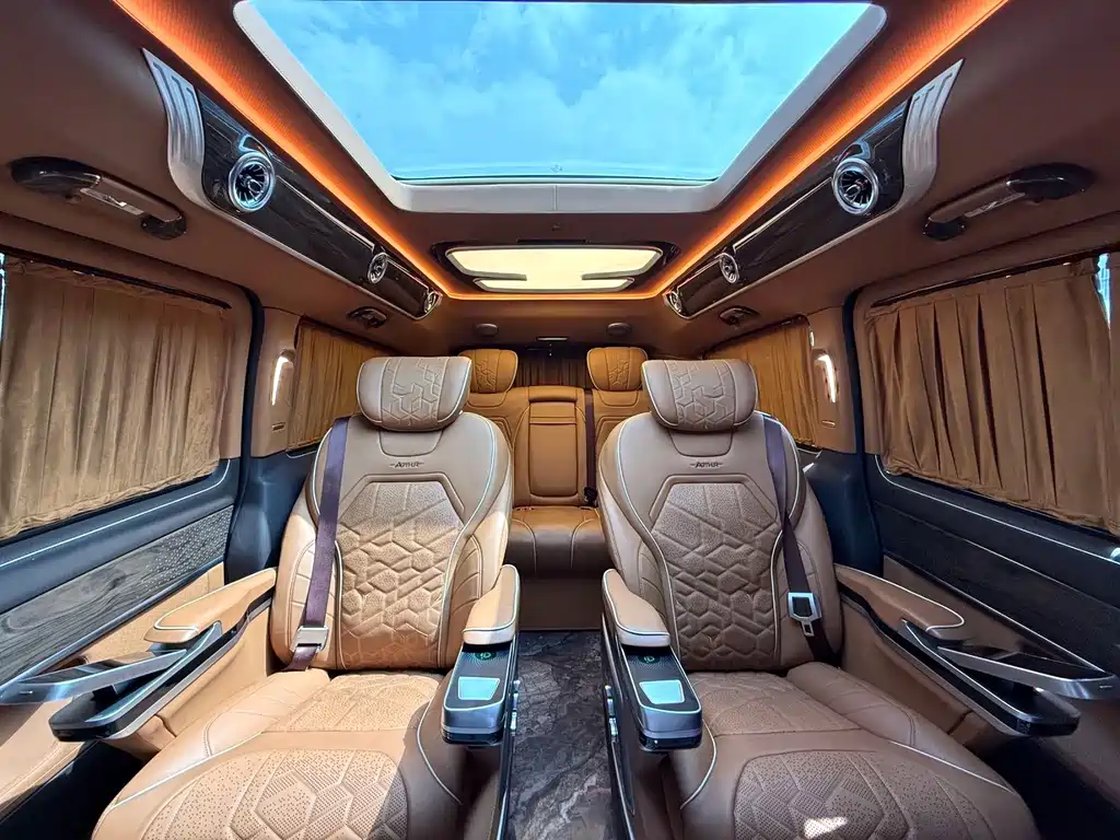 Mercedes-Benz V-Class — миниатюра 12