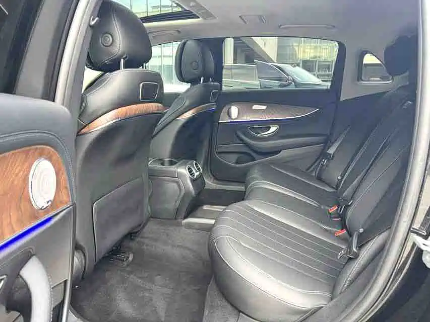 Mercedes-Benz E-Class — миниатюра 4