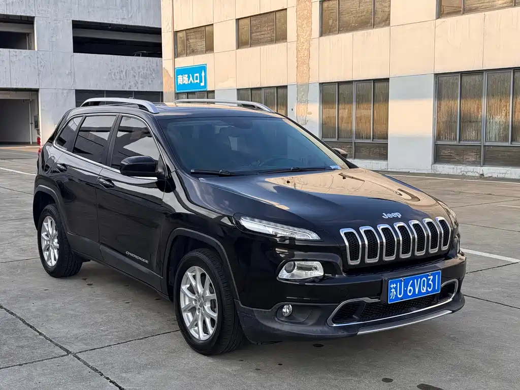 Jeep Cherokee — миниатюра 3