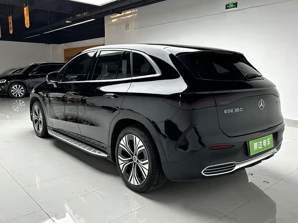 Mercedes-Benz EQE SUV — миниатюра 7