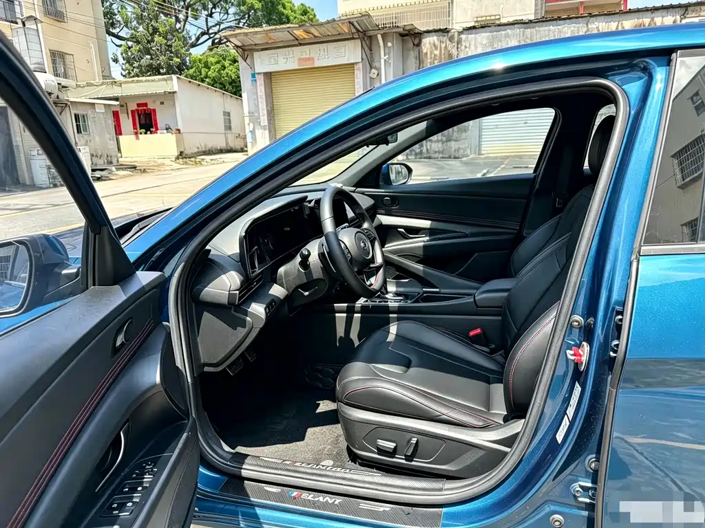 Hyundai Elantra — миниатюра 4