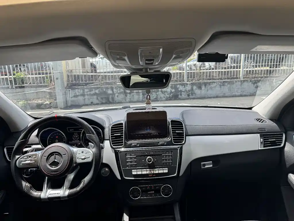 Mercedes-Benz GLE Coupe — миниатюра 11