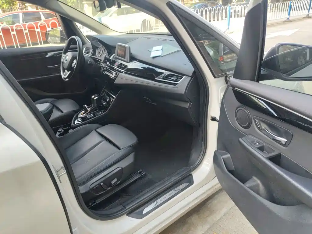 BMW 2 Series Active Tourer (Import) — миниатюра 19