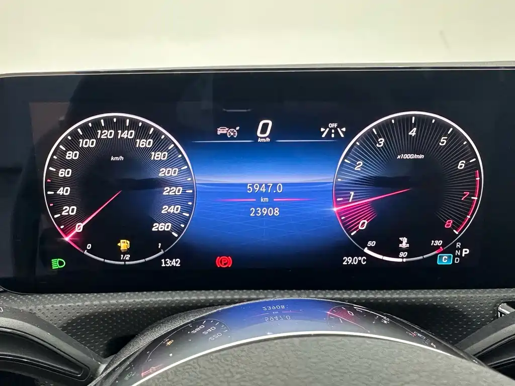 Mercedes-Benz A-Class — миниатюра 13
