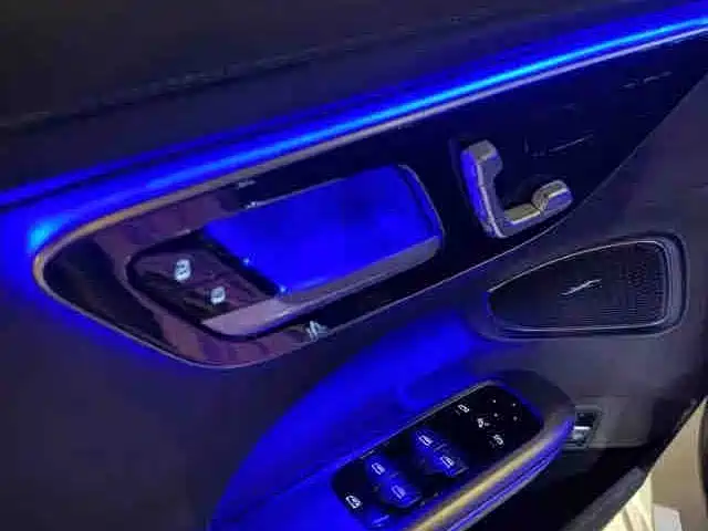 Mercedes-Benz C-Class — миниатюра 6