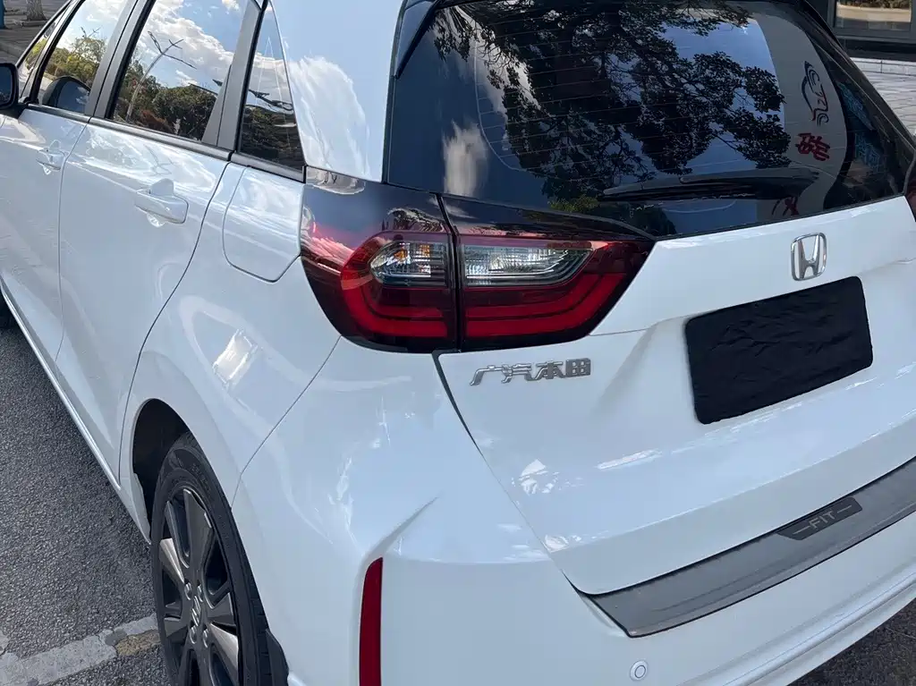 Honda Fit — миниатюра 6
