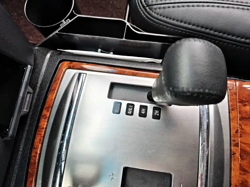 Mitsubishi Pajero (Import) — миниатюра 11