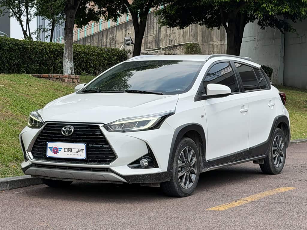 Toyota YARiS L Zhi Xuan 1.5 л 2022 г. Белый, пробег 41000 км