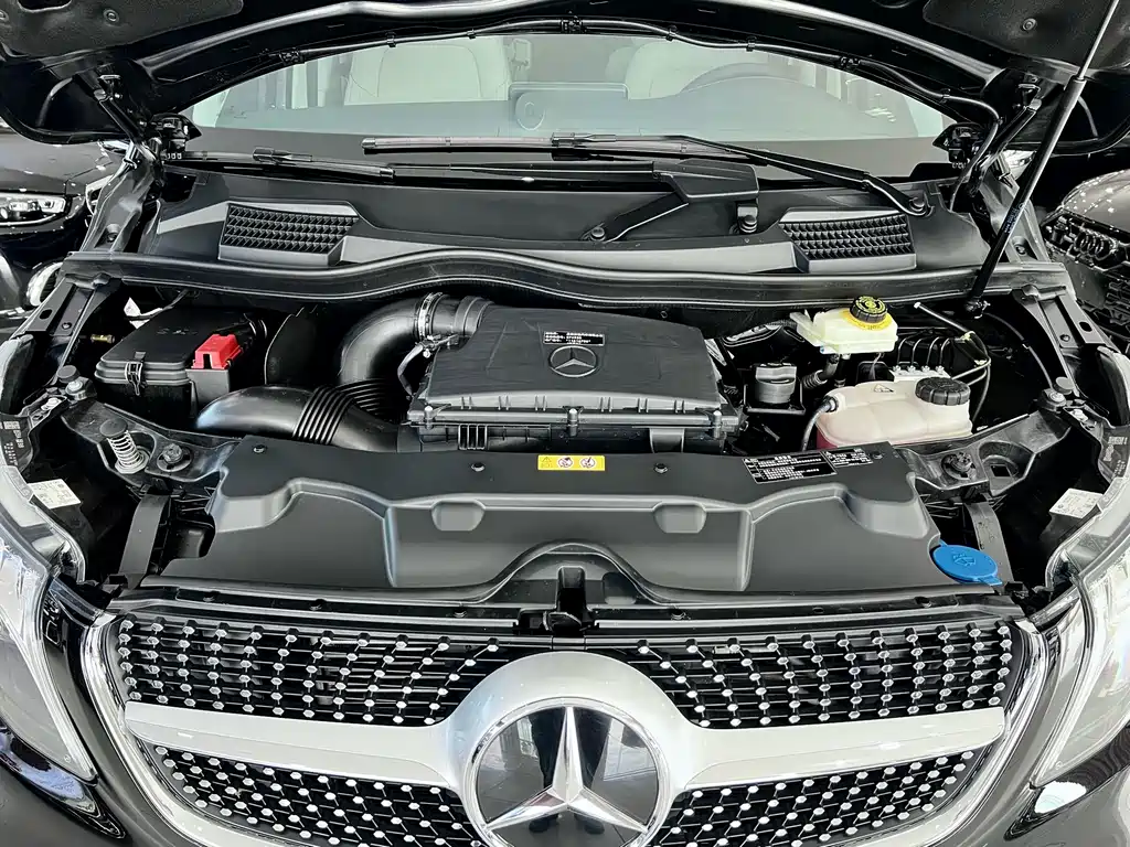 Mercedes-Benz V-Class — миниатюра 28