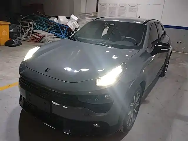 2021 Lynk & Co 02