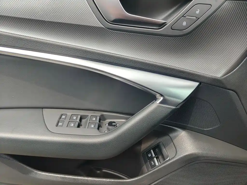 Audi A6L 2022 55 TFSI e quattro