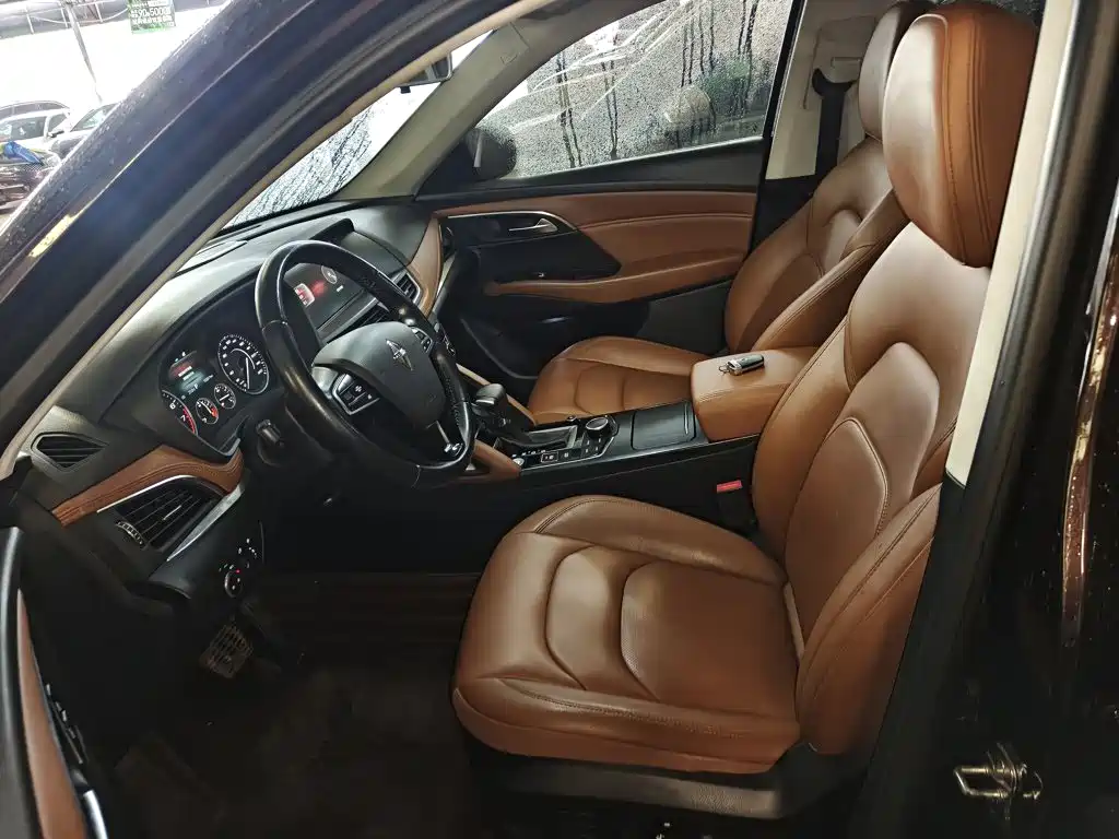 Borgward BX7 — миниатюра 15